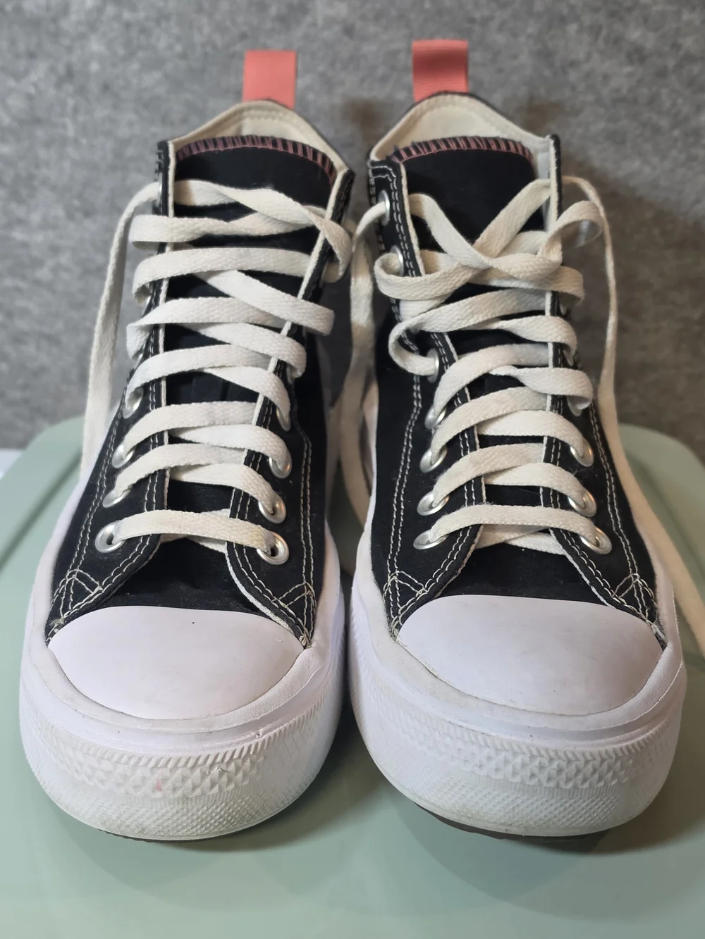Converse high signs fits